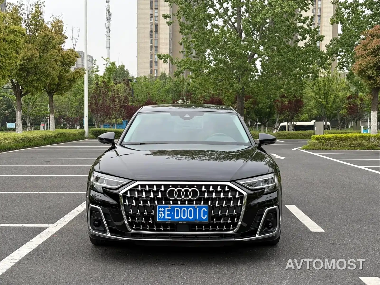 Audi A8 2023 A8L 50 TFSI quattro Exclusive — фото 2
