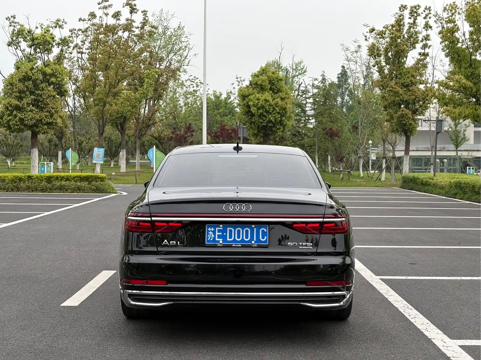 Audi A8 2023 A8L 50 TFSI quattro Exclusive — фото 5