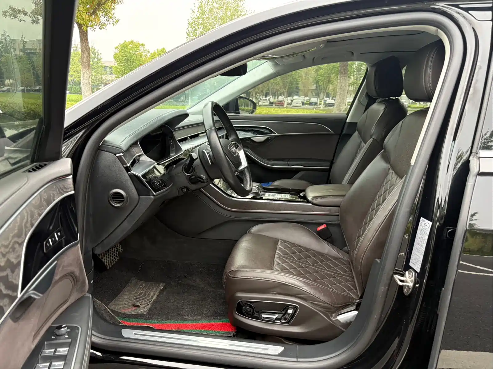 Audi A8 2023 A8L 50 TFSI quattro Exclusive — фото 9