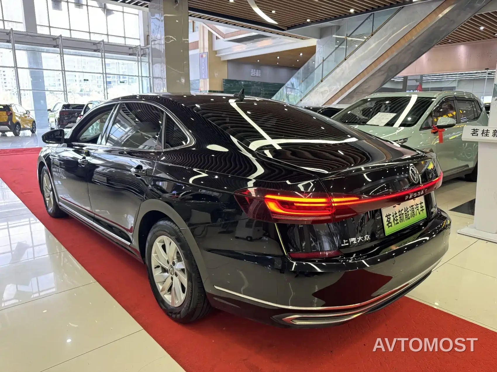 Volkswagen Passat New Energy 2022 430PHEV Hybrid Business Edition — фото 4