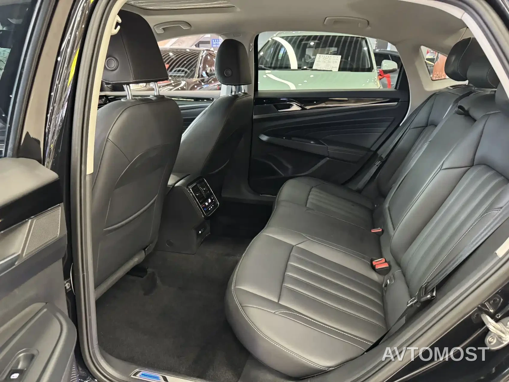Volkswagen Passat New Energy 2022 430PHEV Hybrid Business Edition — фото 10