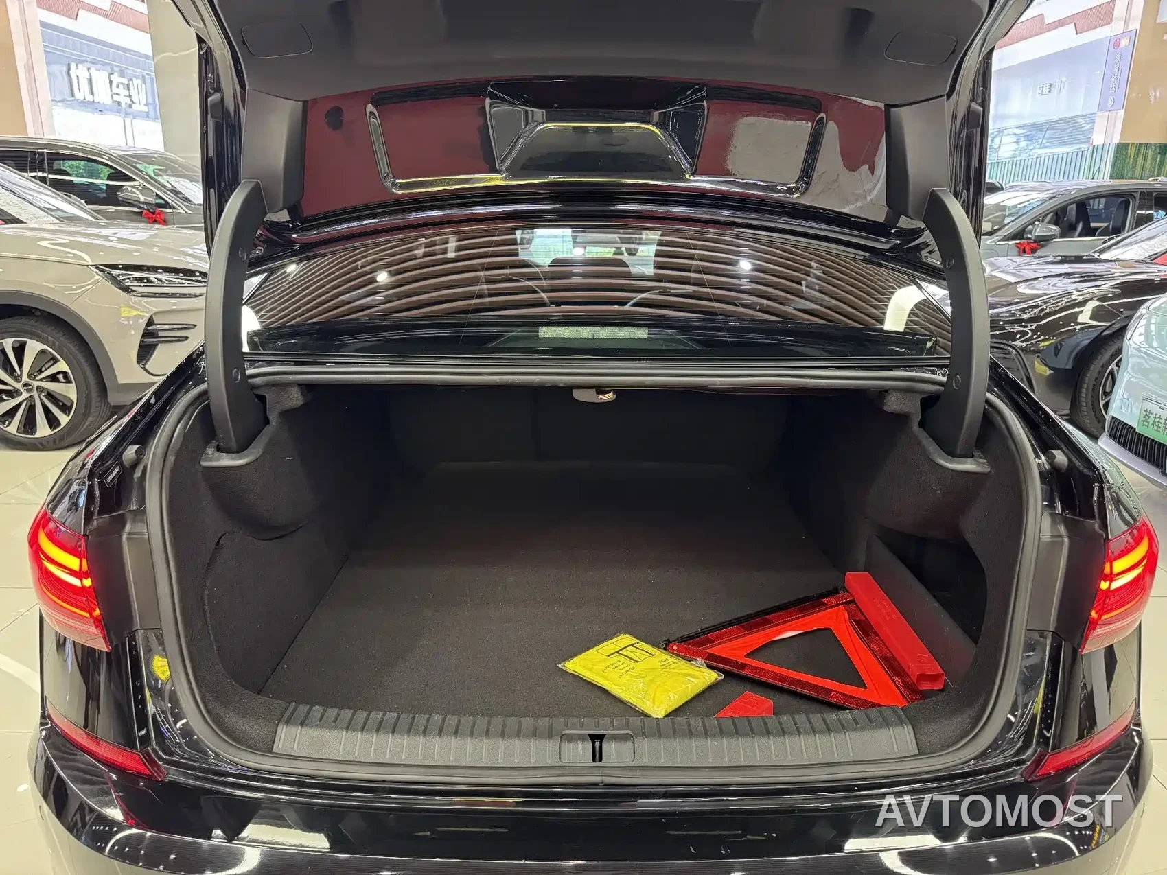 Volkswagen Passat New Energy 2022 430PHEV Hybrid Business Edition — фото 12