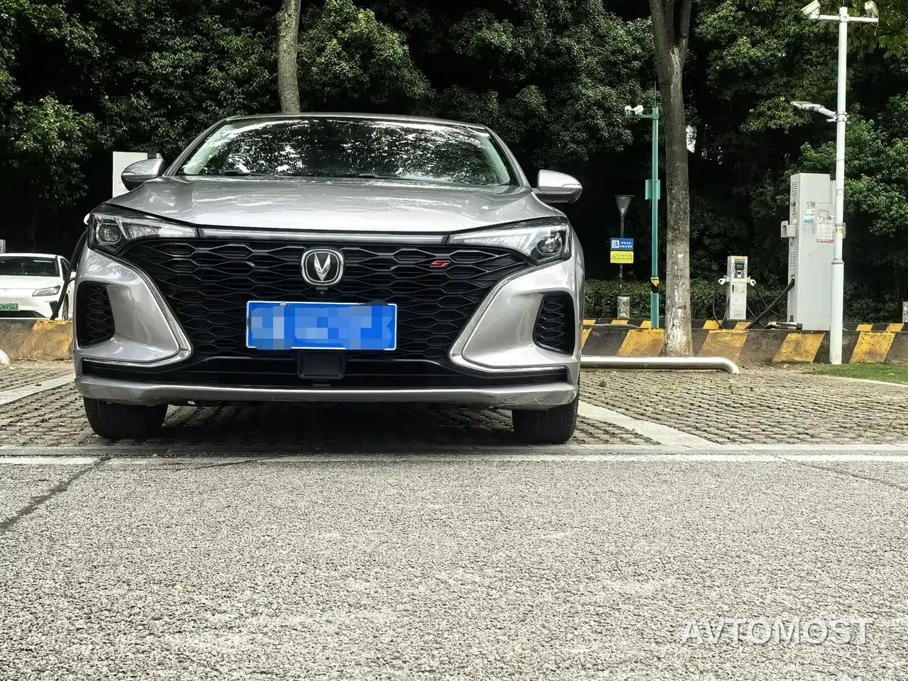 Changan Eado 2022 PLUS Blue Whale NE 1.4T GDI DCT Premium Edition — фото 2