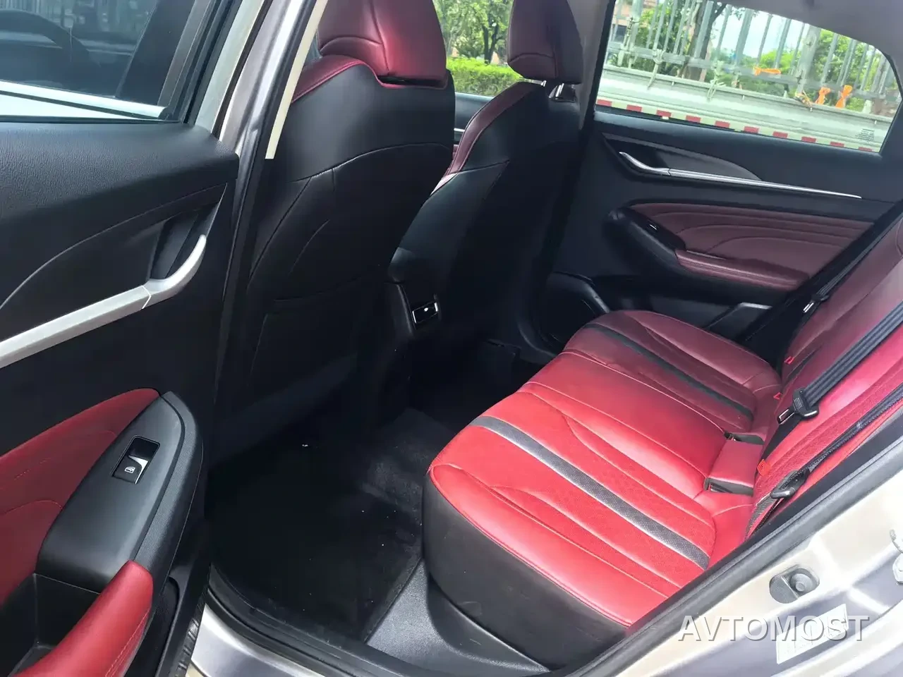 Changan Eado 2022 PLUS Blue Whale NE 1.4T GDI DCT Premium Edition — фото 9