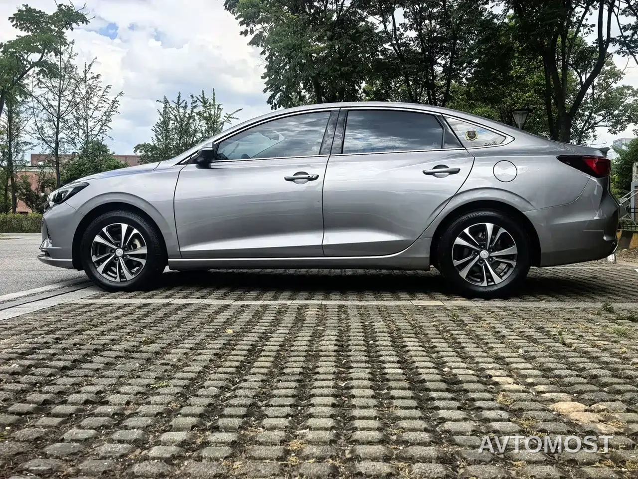 Changan Eado 2022 PLUS Blue Whale NE 1.4T GDI DCT Premium Edition — фото 14