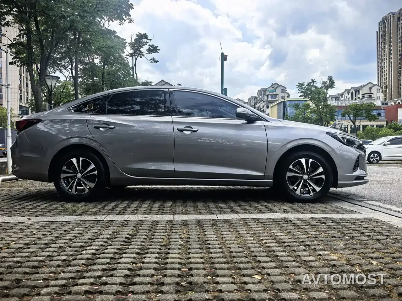 Changan Eado 2022 PLUS Blue Whale NE 1.4T GDI DCT Premium Edition — фото 15