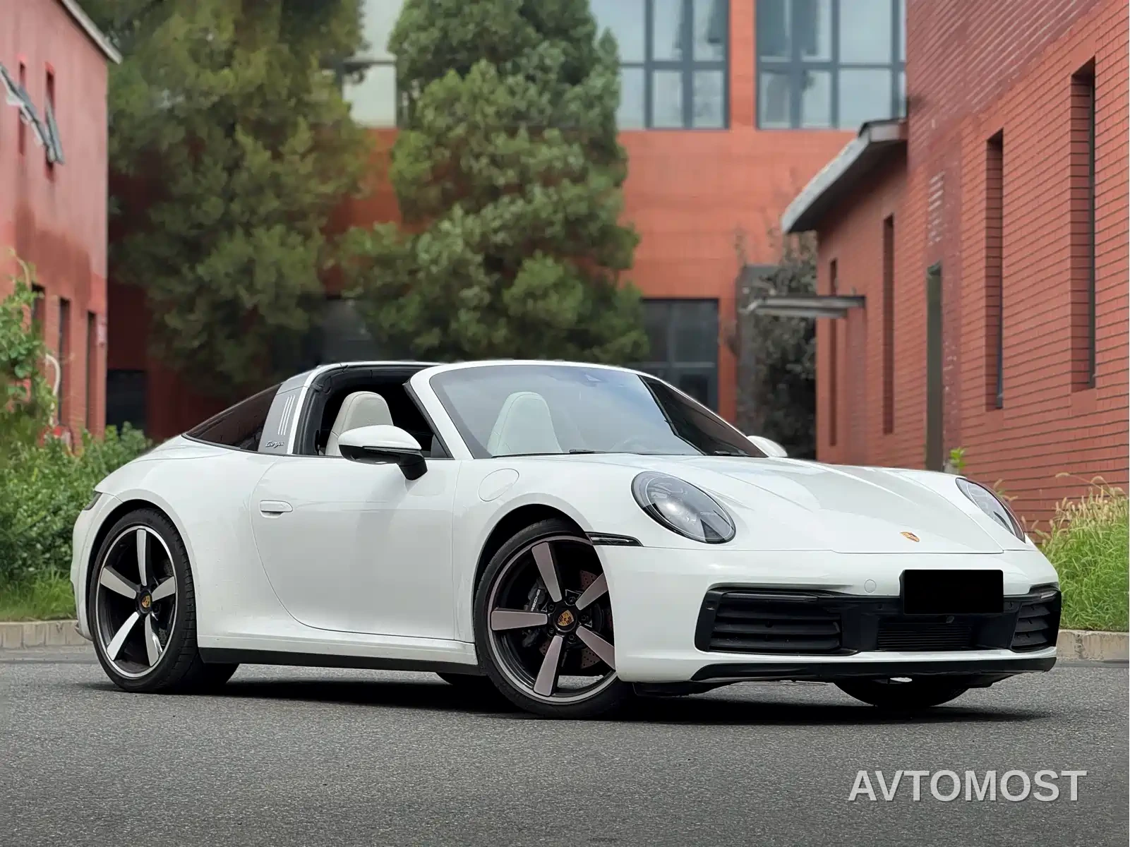 Porsche 911 2023 Targa 4 3.0T — фото 3