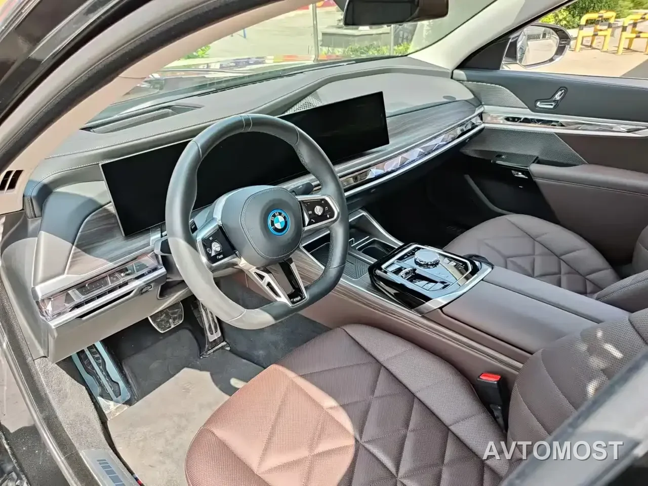 BMW i7 2023 eDrive50L Leading M Sport Package — фото 6