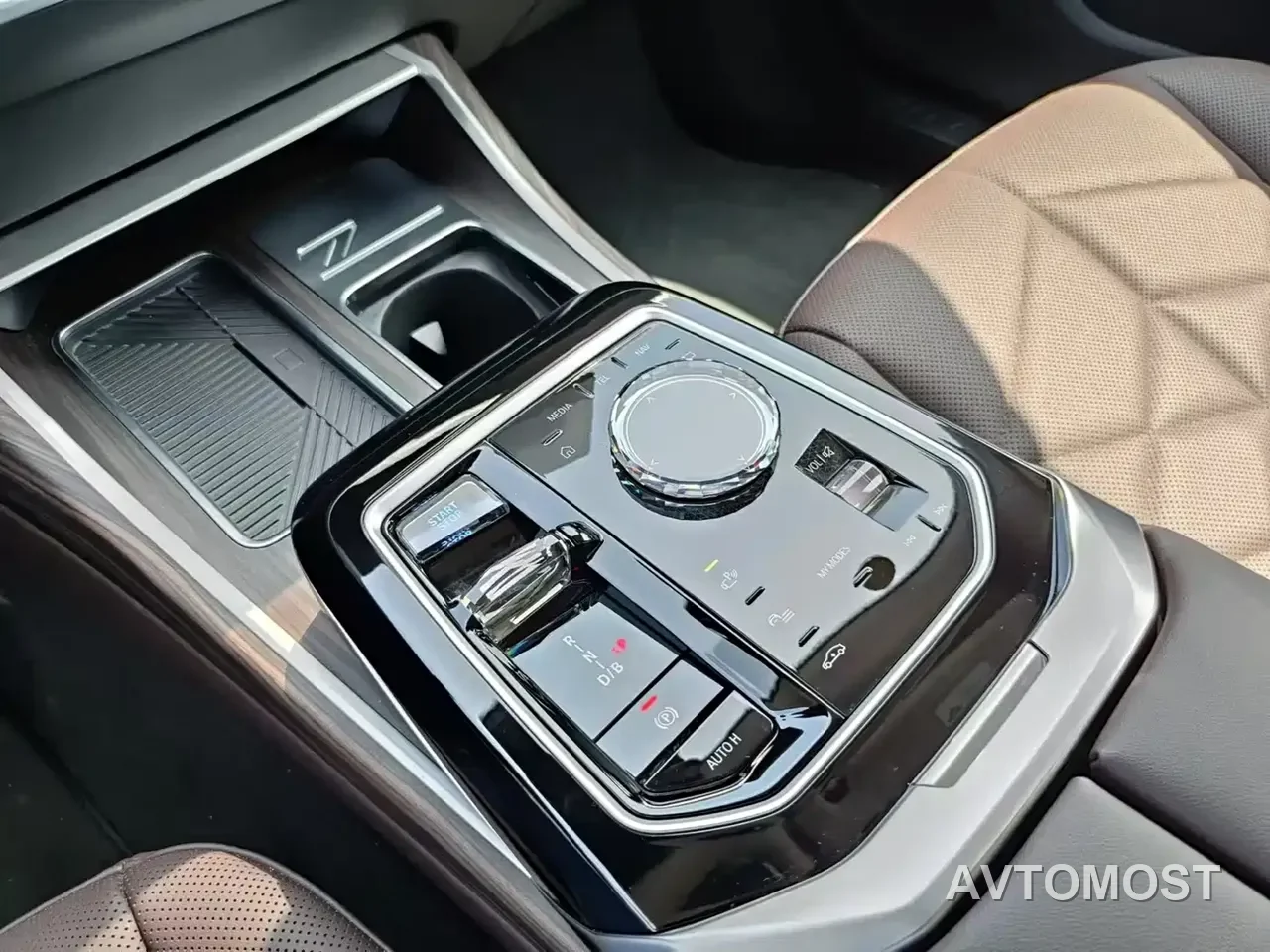 BMW i7 2023 eDrive50L Leading M Sport Package — фото 15