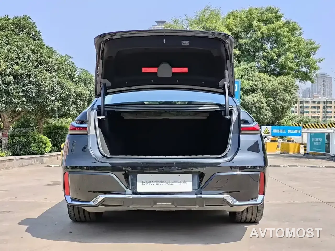 BMW i7 2023 eDrive50L Leading M Sport Package — фото 18