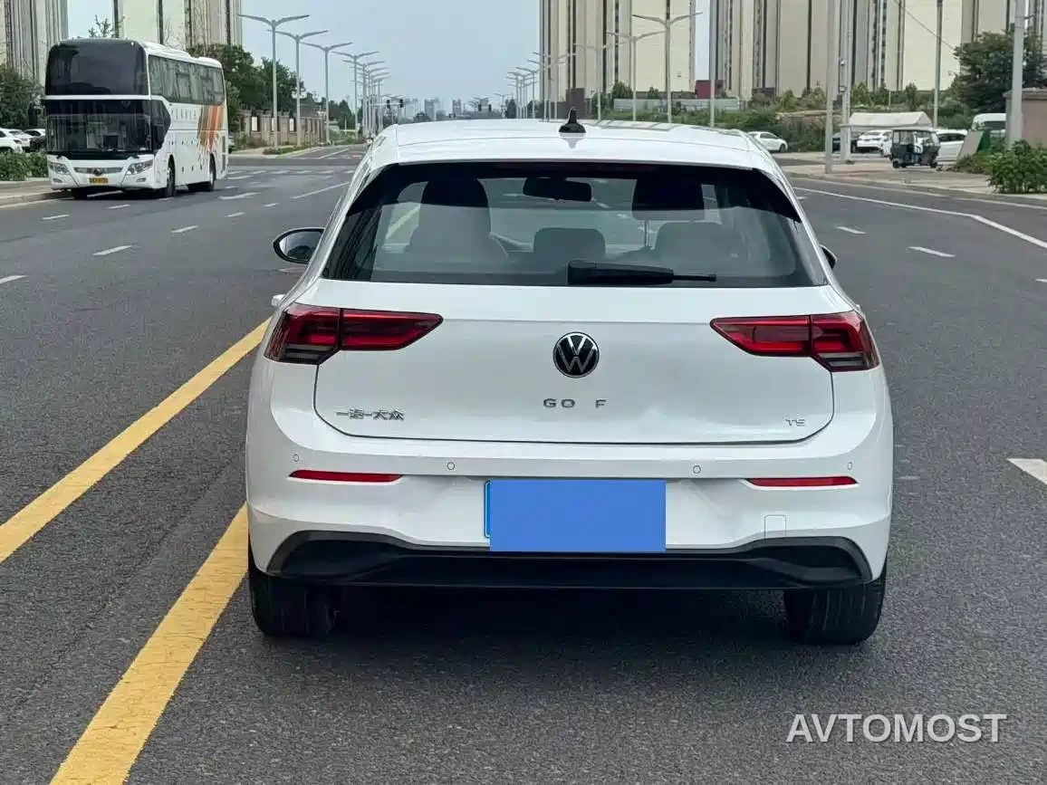 Volkswagen Golf 2023 200TSI DSG Pro — фото 8
