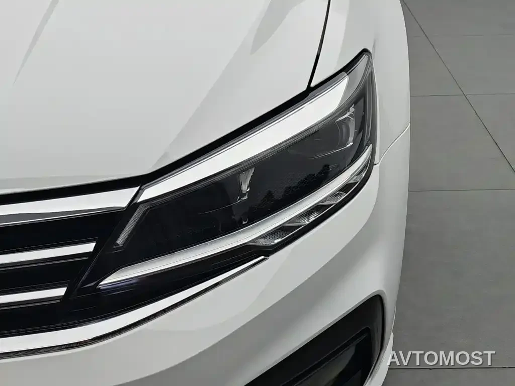 Volkswagen Lamando 2021 Facelift 280TSI DSG Comfort Edition — фото 5