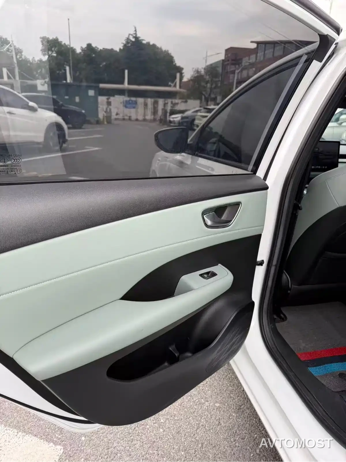 Roewe D6 2025 Model 450km Premium Edition — фото 8