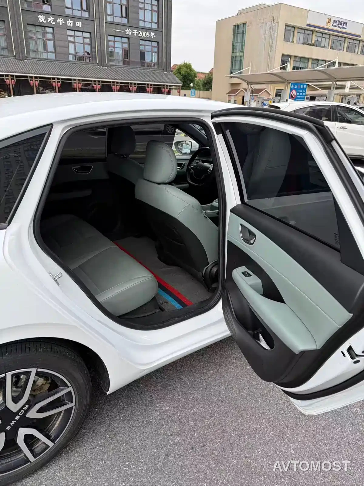 Roewe D6 2025 Model 450km Premium Edition — фото 12