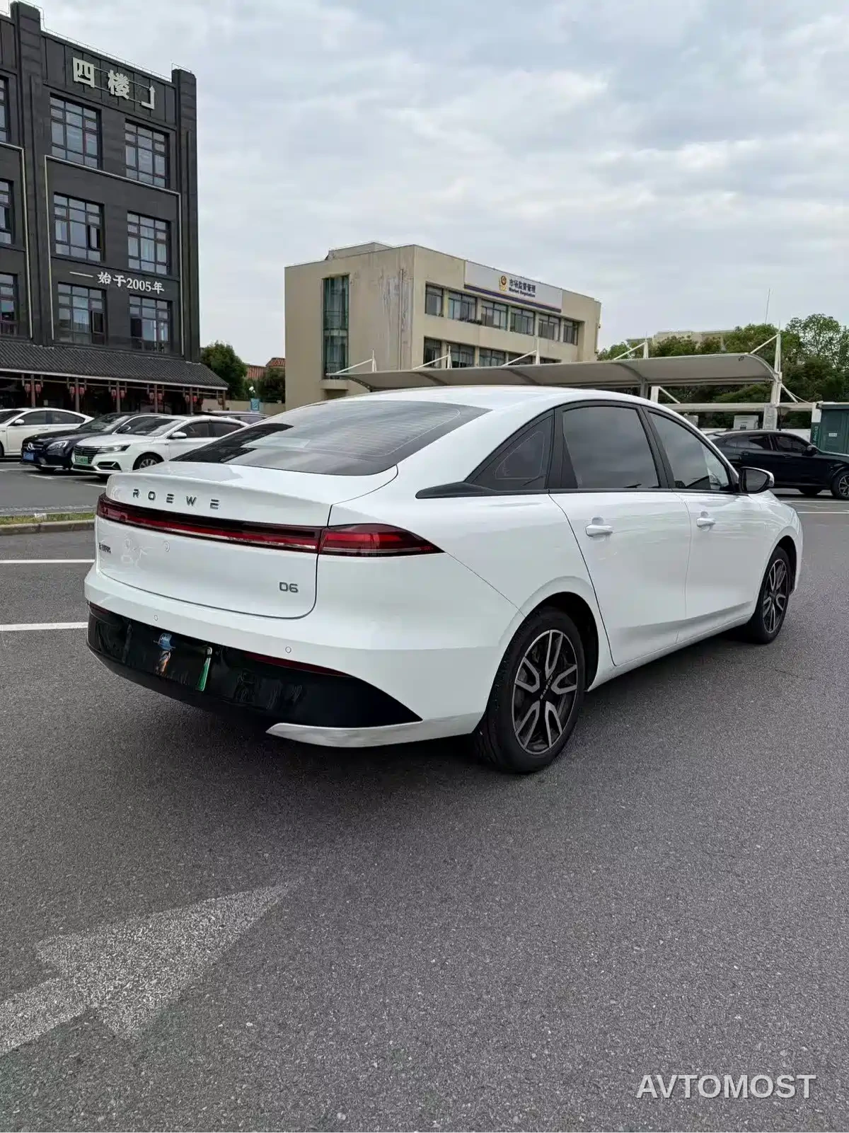 Roewe D6 2025 Model 450km Premium Edition — фото 16