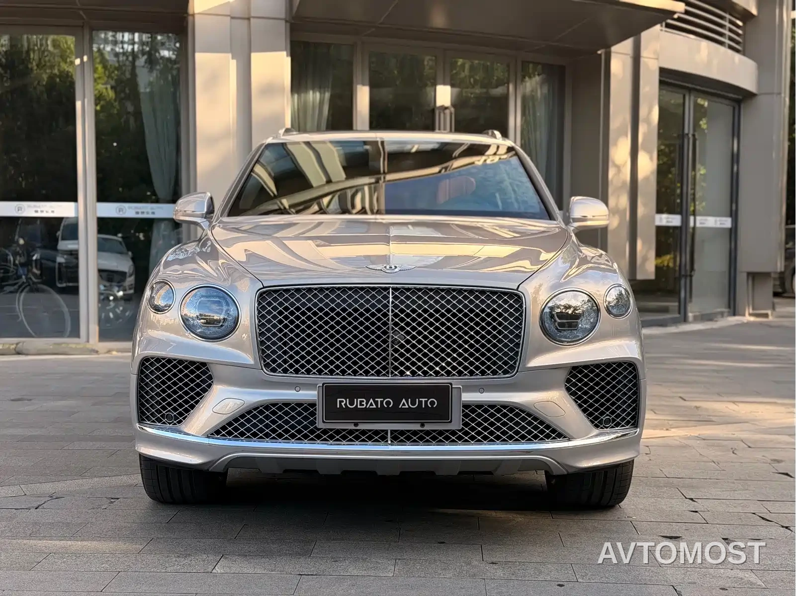 Bentley Bentayga 2021 4.0T V8 — фото 5
