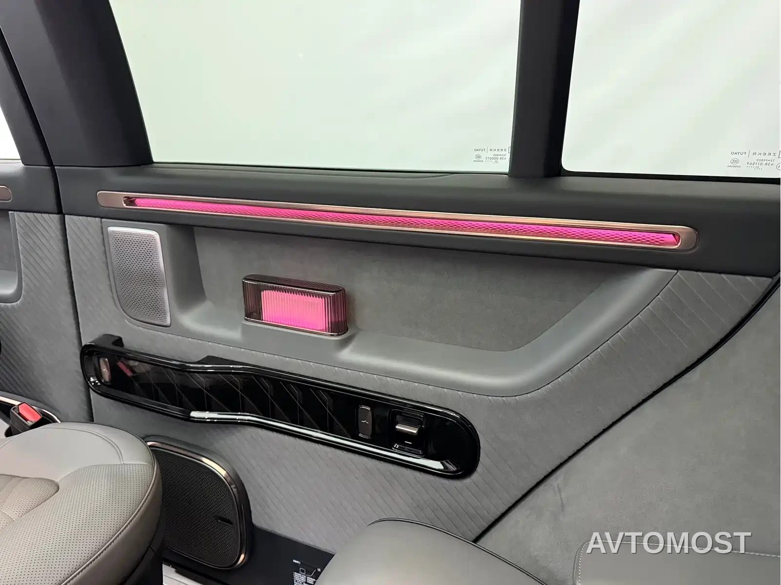 Zeekr MIX 2025 Smart Driving Edition — фото 10