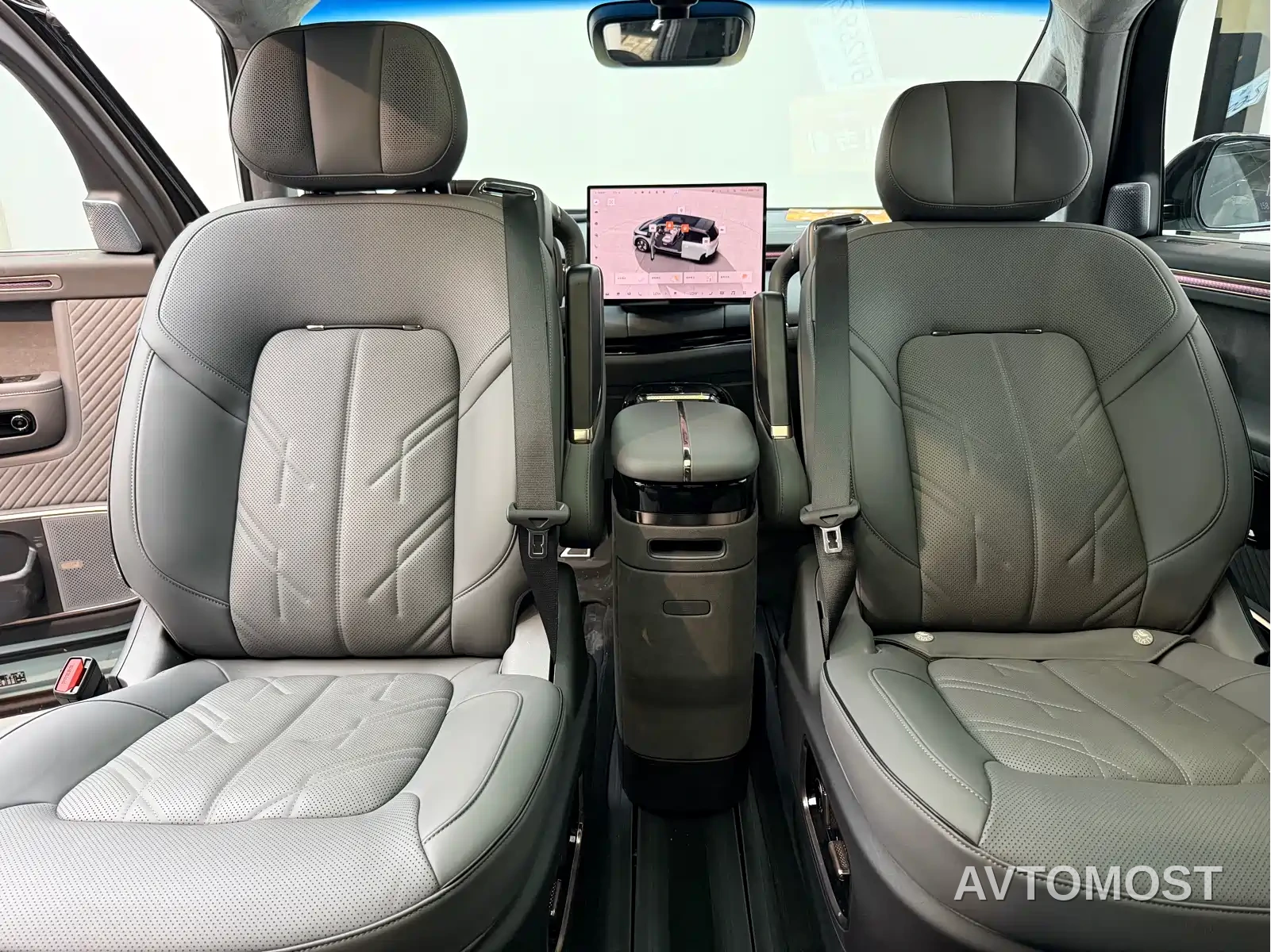 Zeekr MIX 2025 Smart Driving Edition — фото 11