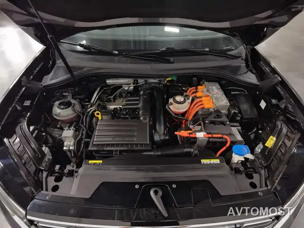 Volkswagen Tayron GTE Plug-in Hybrid 2020 Model 1.4T Luxury — фото 5