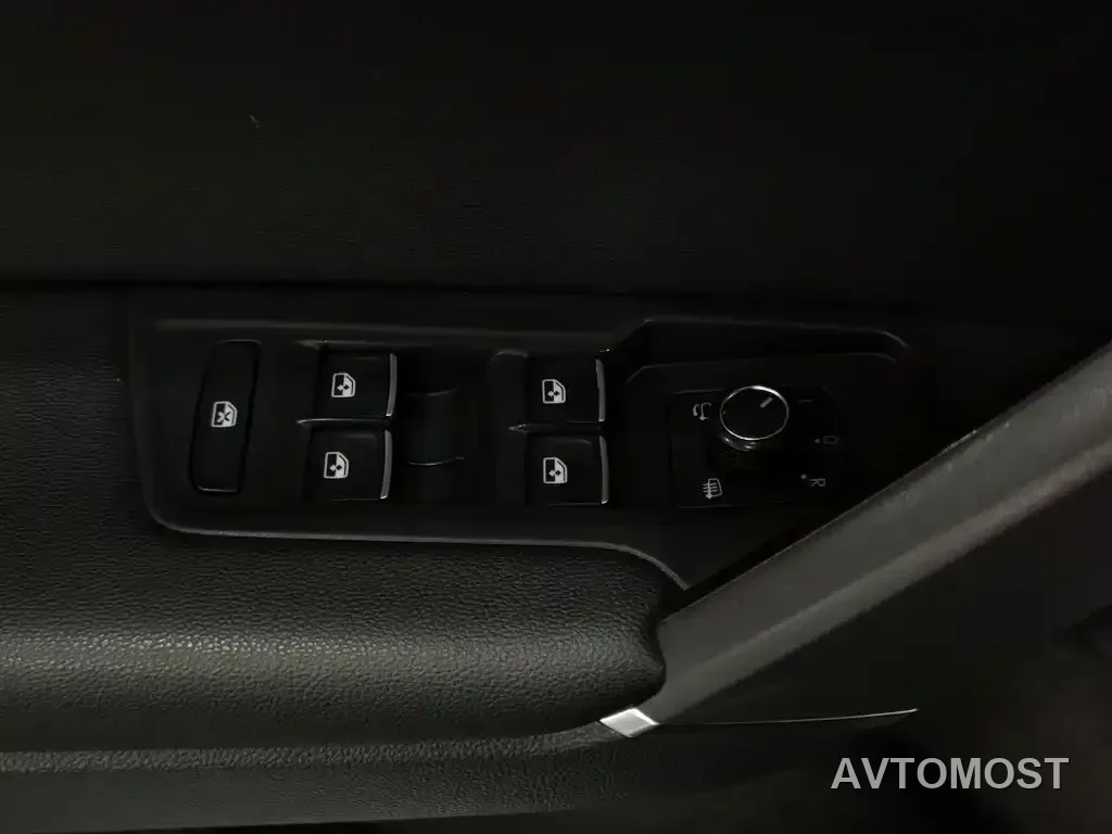 Volkswagen Tayron GTE Plug-in Hybrid 2020 Model 1.4T Luxury — фото 8