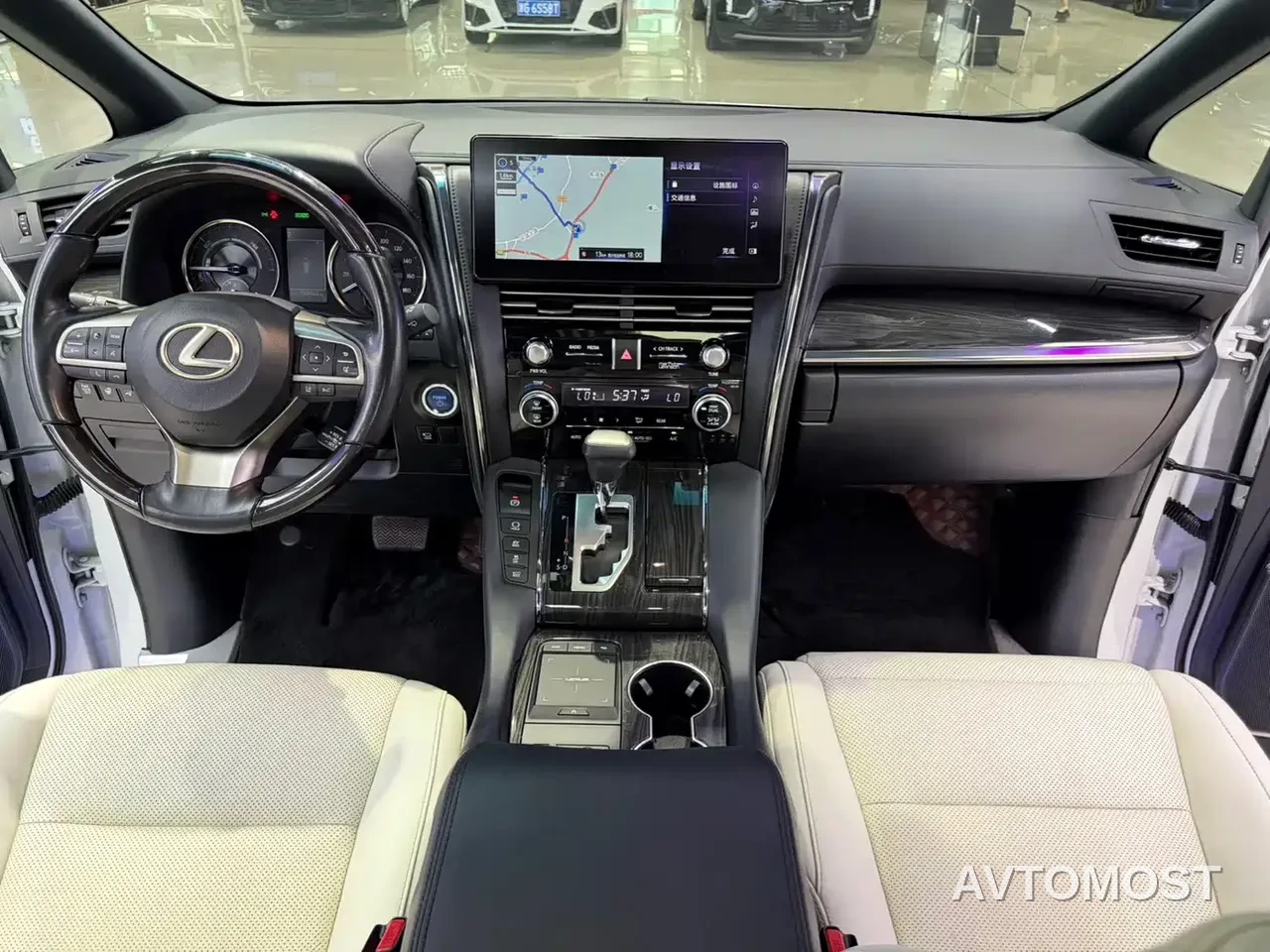 Lexus LM 2020 300h Seven-Seater Elegance Edition — фото 5