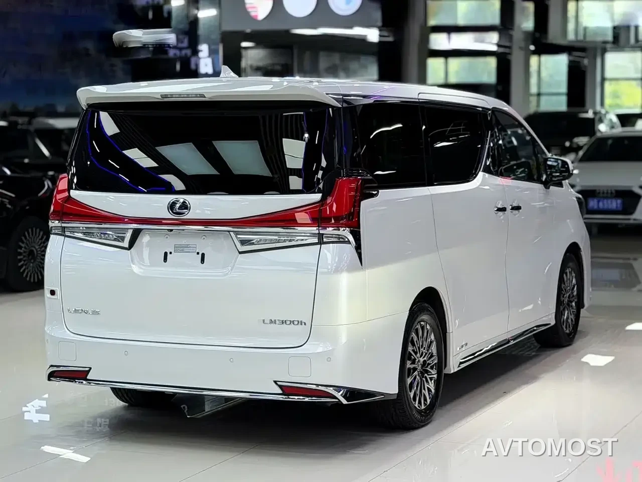 Lexus LM 2020 300h Seven-Seater Elegance Edition — фото 15