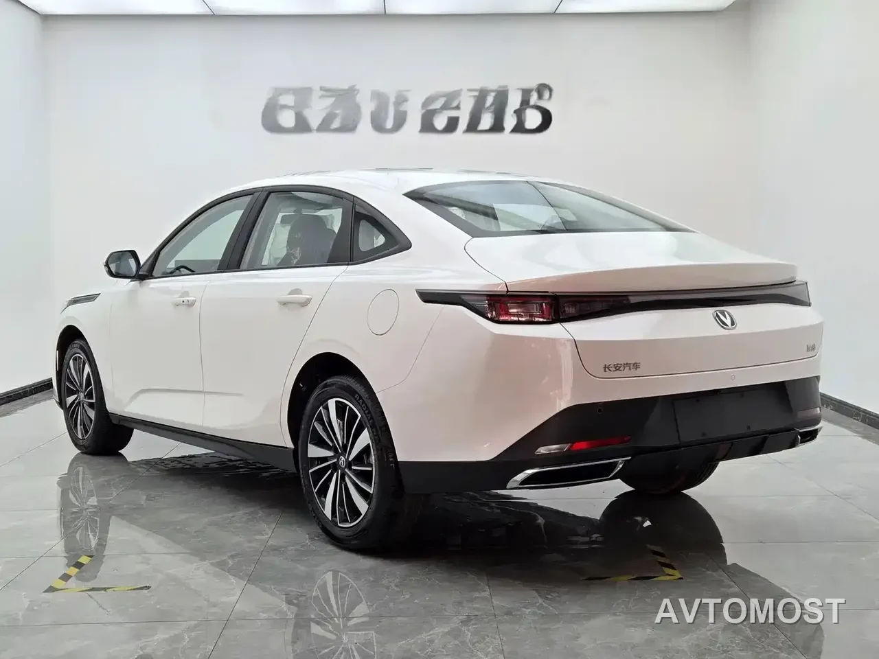 Changan Eado PHEV 2025 Smart New Blue Whale 145KM High-Performance Edition — фото 4