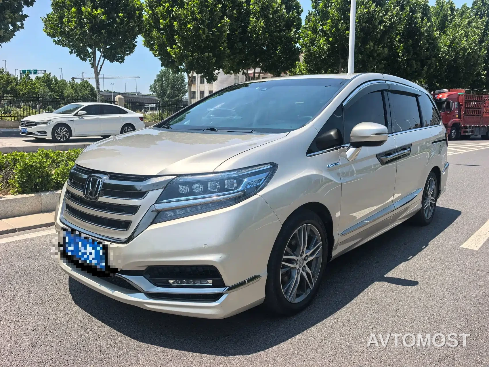 Honda Elysion 2019 2.0L Hybrid Luxury Edition — фото 1