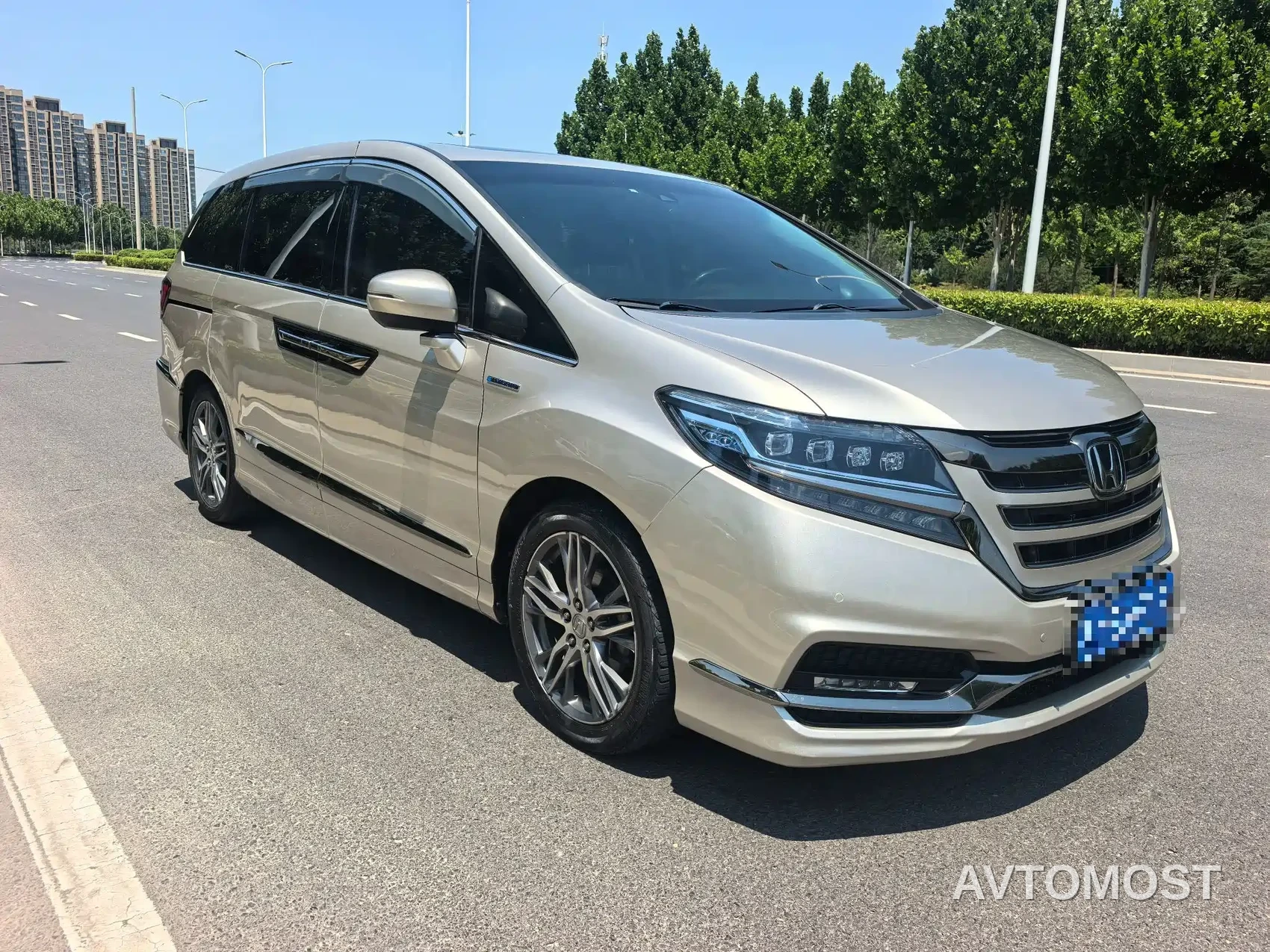 Honda Elysion 2019 2.0L Hybrid Luxury Edition — фото 3