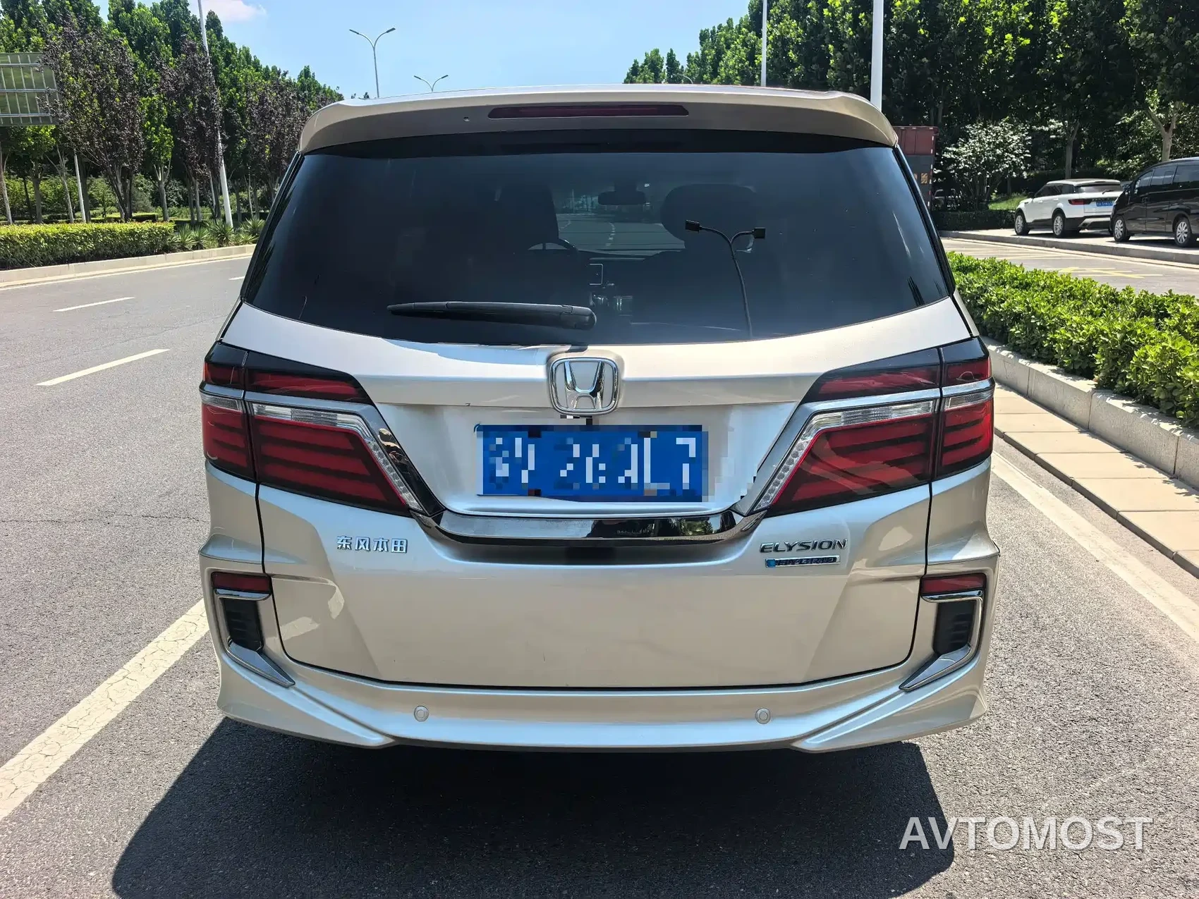 Honda Elysion 2019 2.0L Hybrid Luxury Edition — фото 5