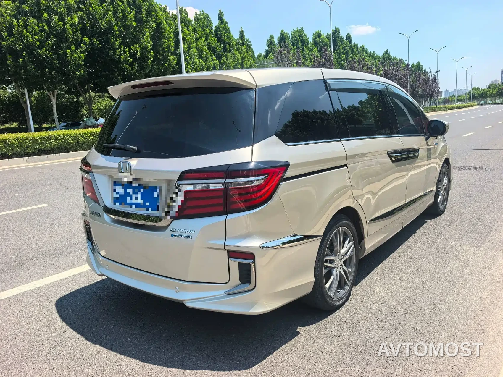 Honda Elysion 2019 2.0L Hybrid Luxury Edition — фото 6