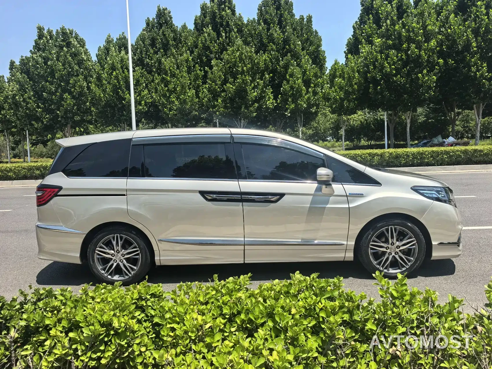 Honda Elysion 2019 2.0L Hybrid Luxury Edition — фото 7