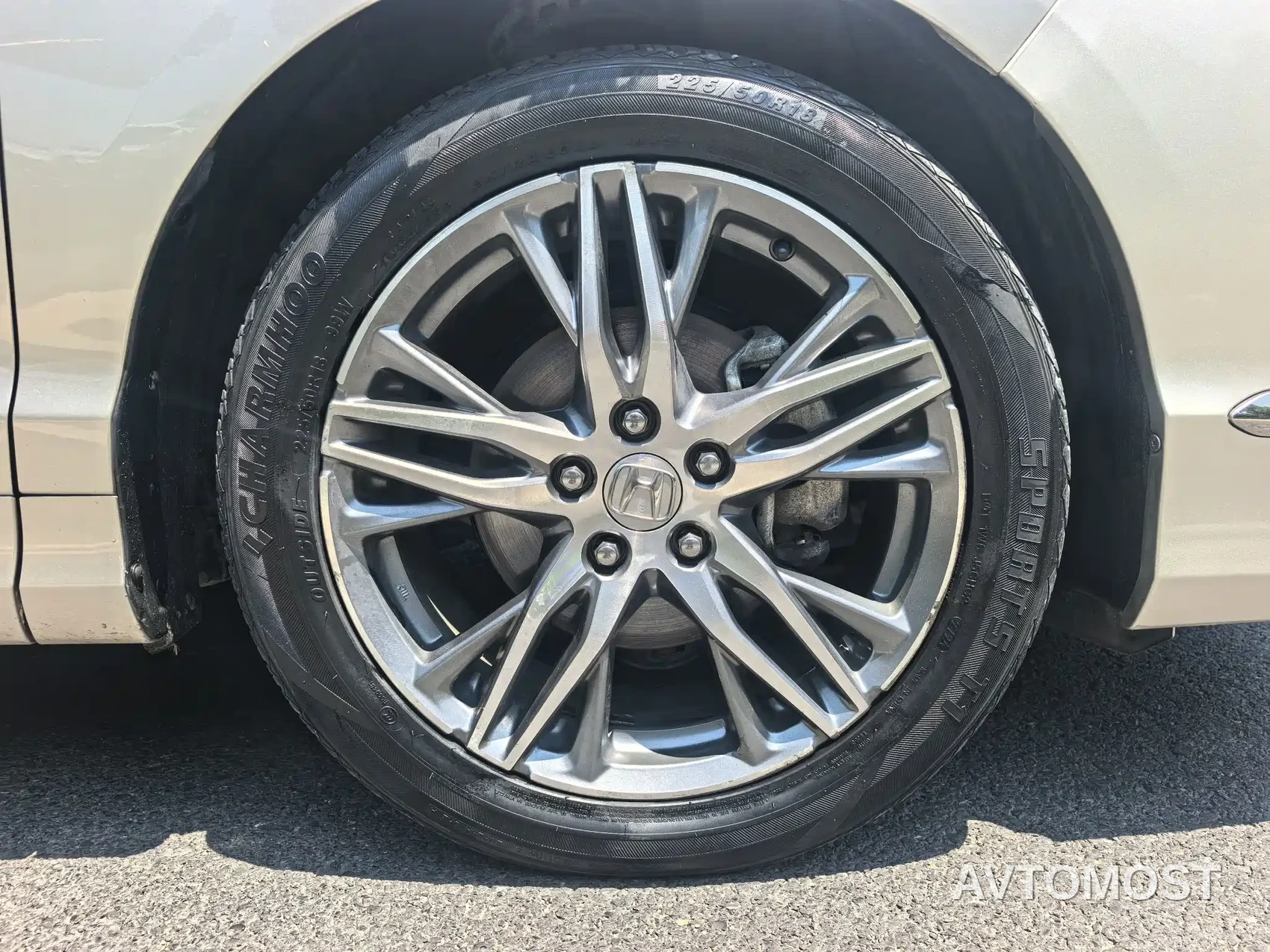 Honda Elysion 2019 2.0L Hybrid Luxury Edition — фото 9