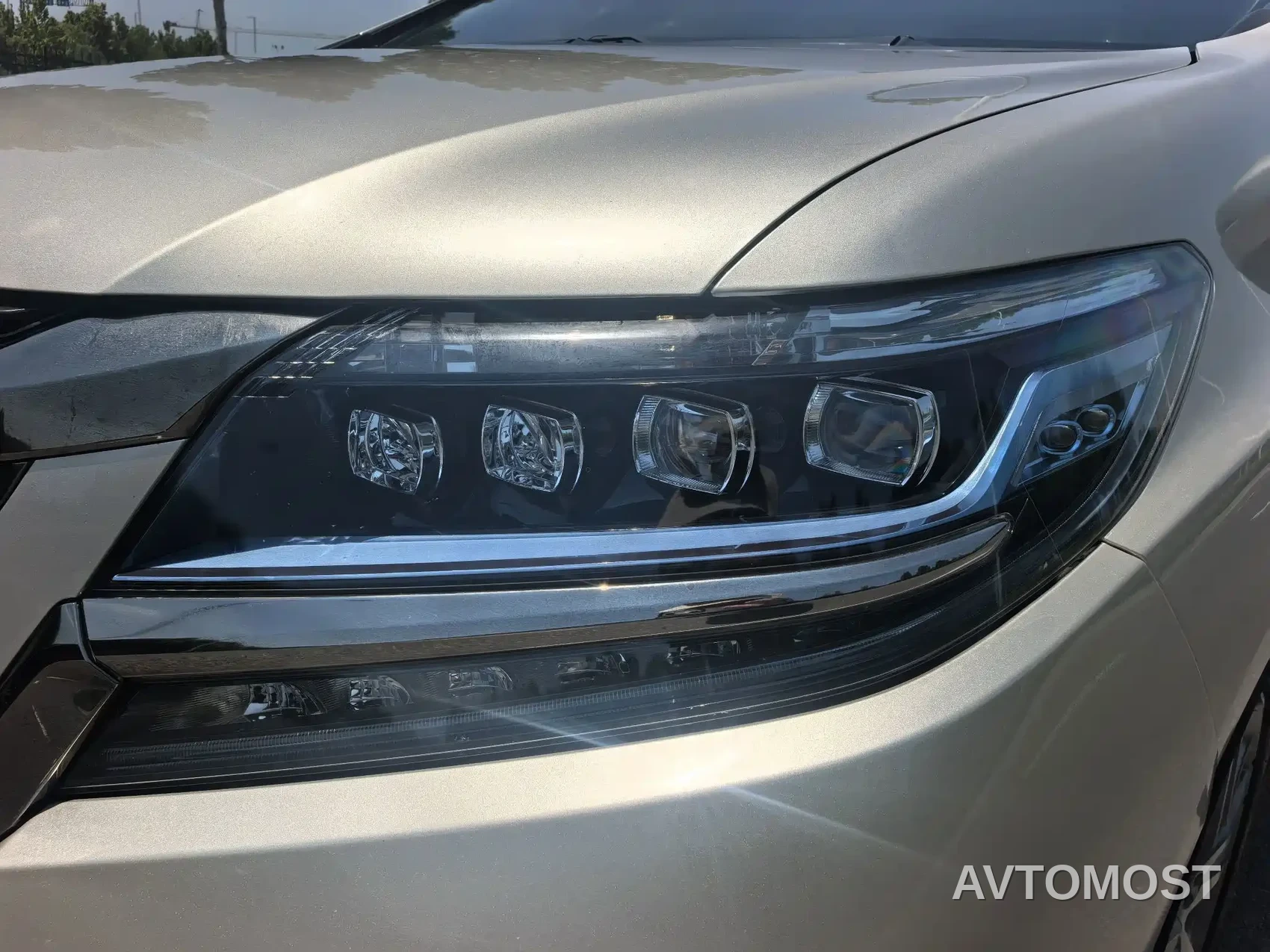 Honda Elysion 2019 2.0L Hybrid Luxury Edition — фото 10
