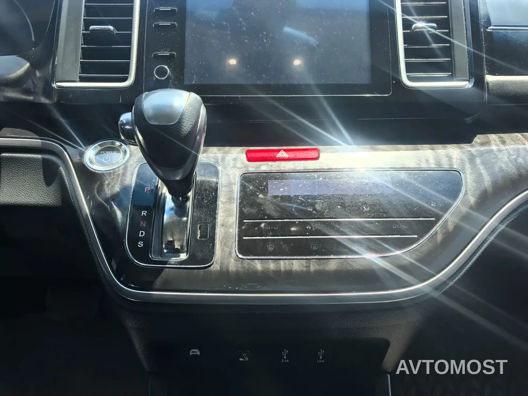 Honda Elysion 2019 2.0L Hybrid Luxury Edition — фото 17