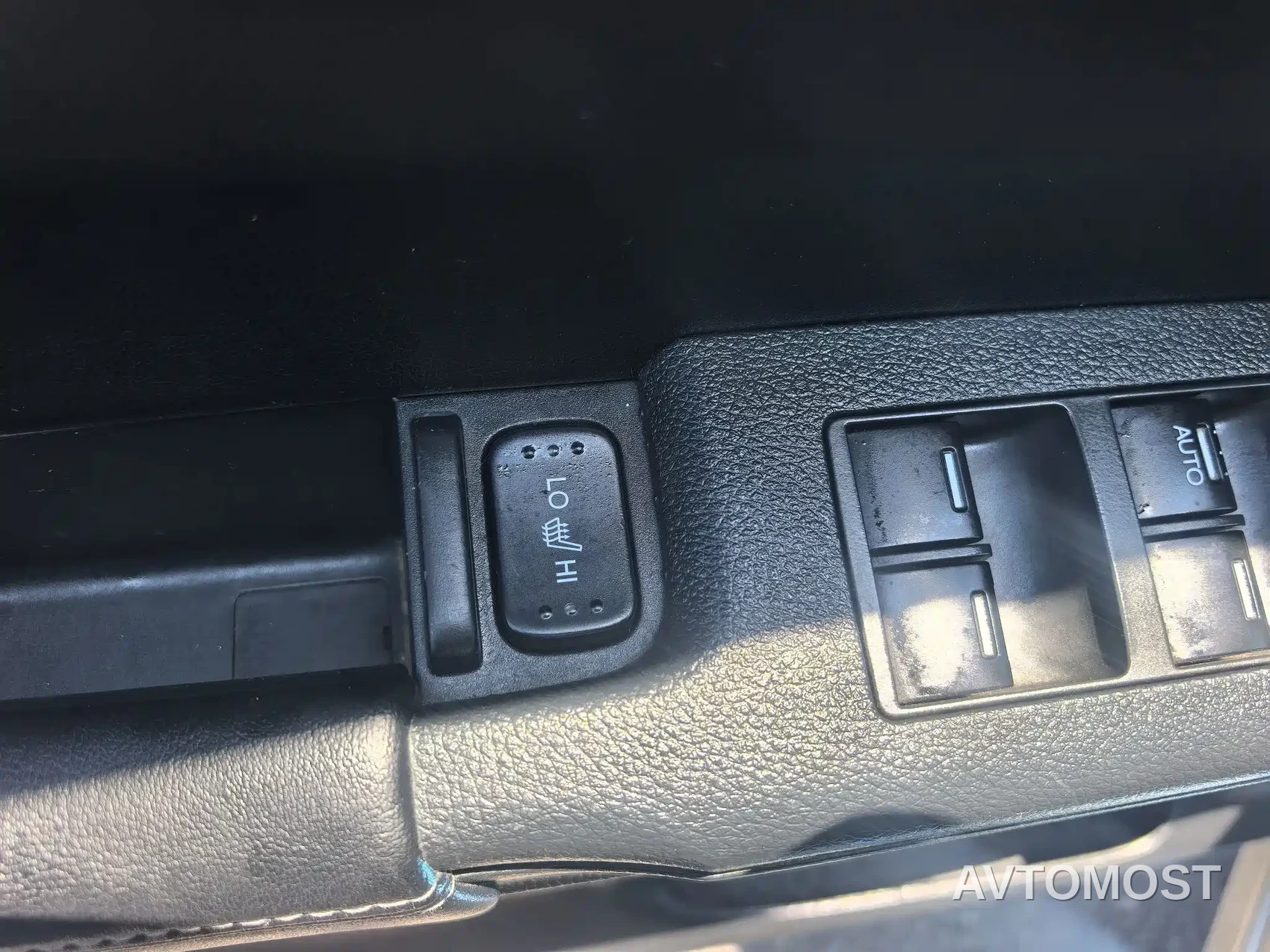Honda Elysion 2019 2.0L Hybrid Luxury Edition — фото 19