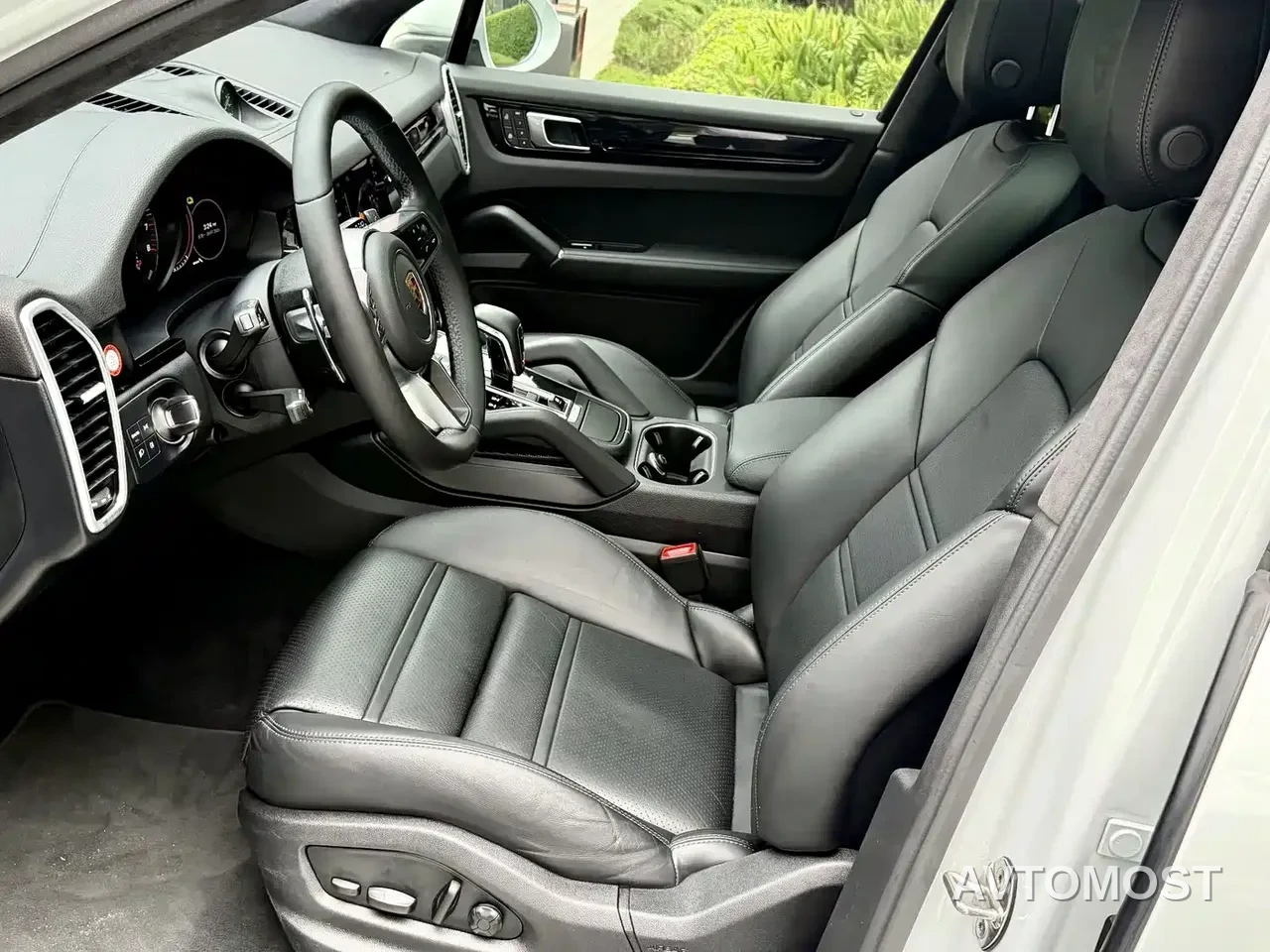Porsche Cayenne New Energy 2021 Cayenne E-Hybrid 2.0T — фото 11