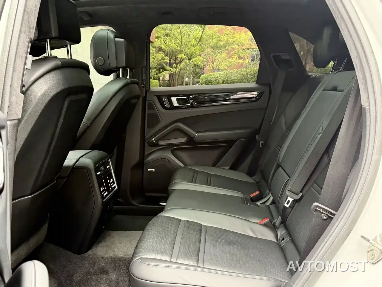 Porsche Cayenne New Energy 2021 Cayenne E-Hybrid 2.0T — фото 17