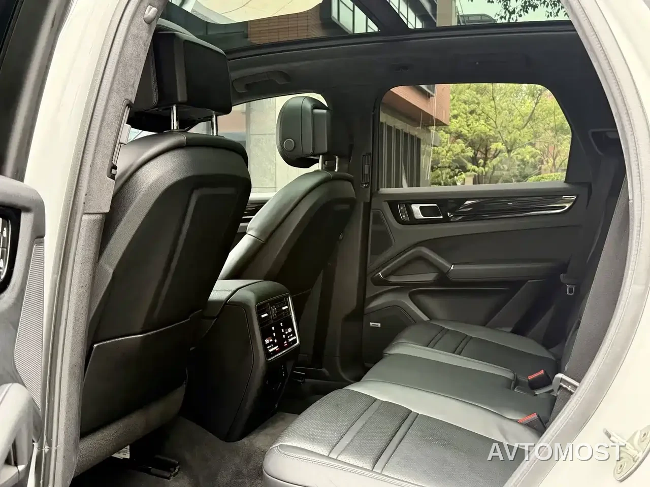 Porsche Cayenne New Energy 2021 Cayenne E-Hybrid 2.0T — фото 18