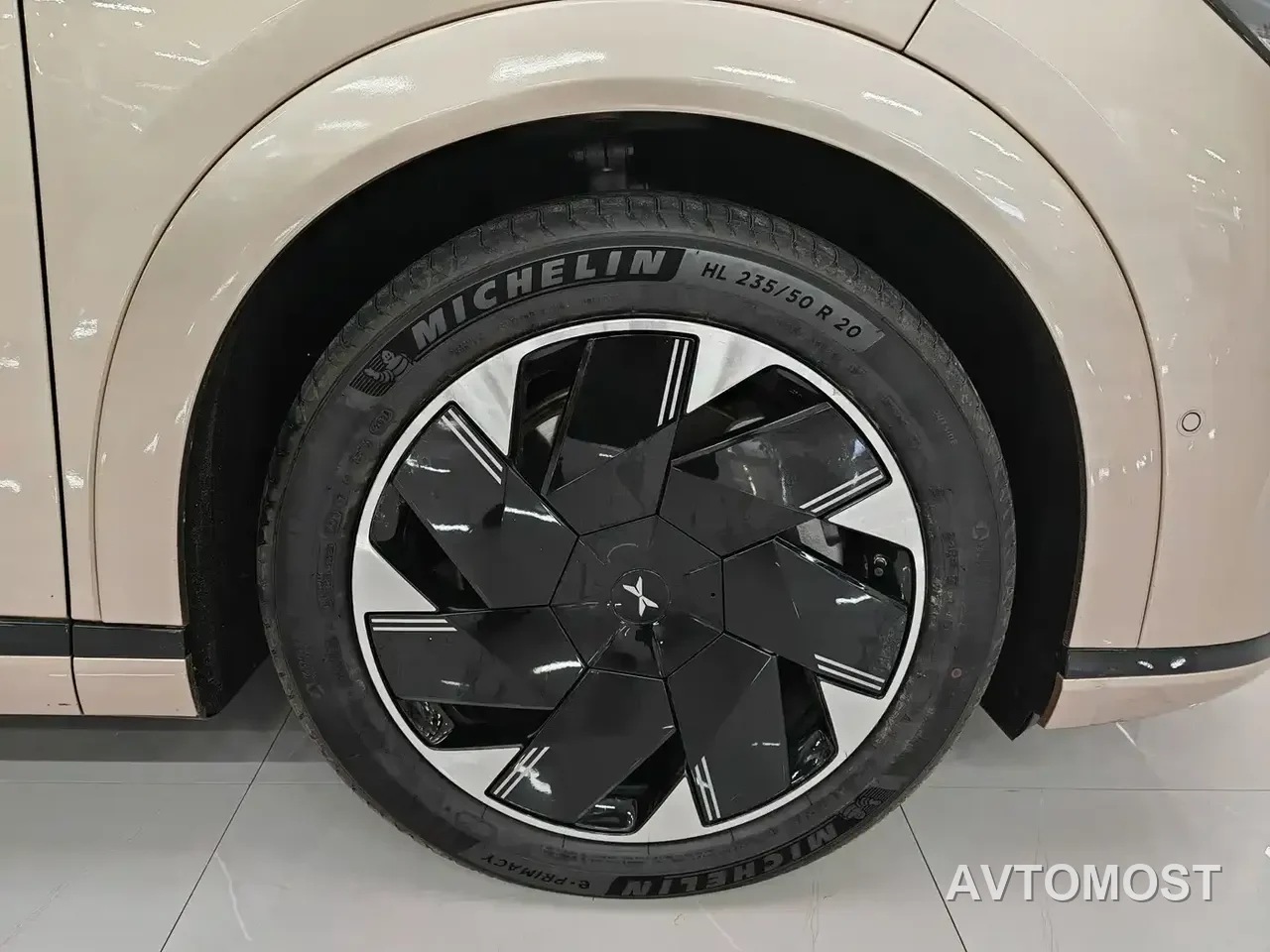 XPeng X9 2024 640 AWD High Performance Max — фото 13