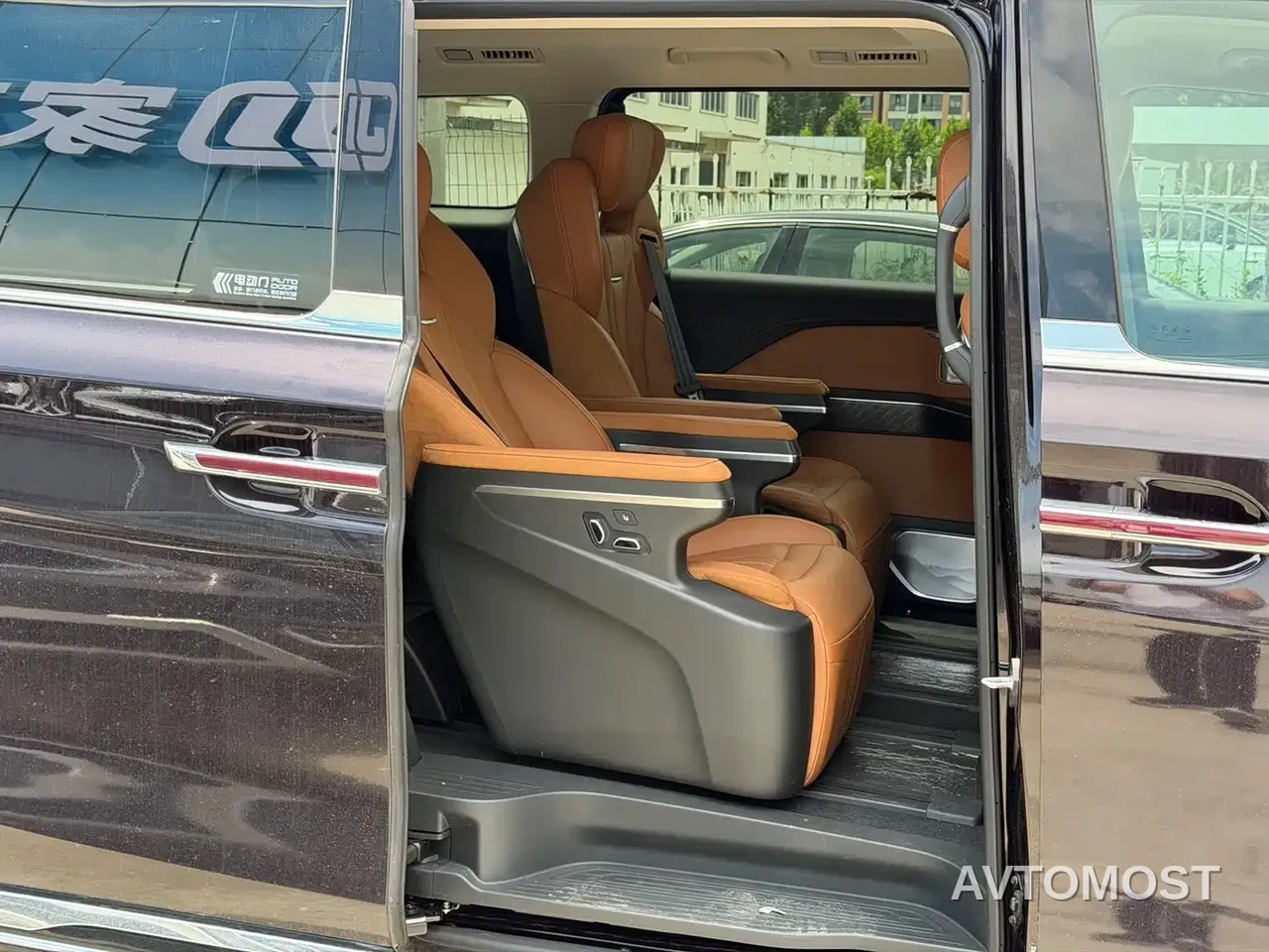 Hongqi HQ9 PHEV 2024 Model 2.0T AWD Business Edition — фото 7