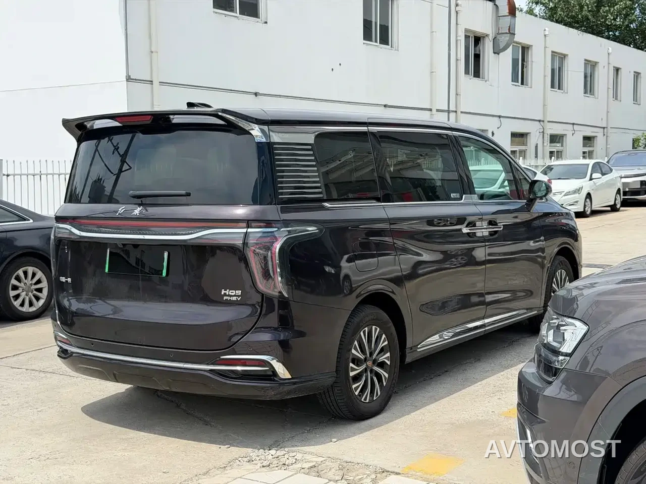 Hongqi HQ9 PHEV 2024 Model 2.0T AWD Business Edition — фото 10