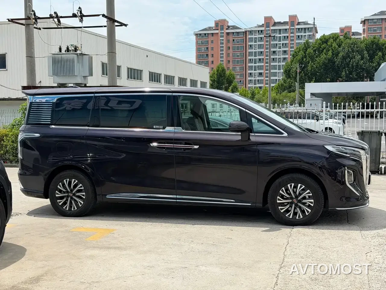 Hongqi HQ9 PHEV 2024 Model 2.0T AWD Business Edition — фото 11