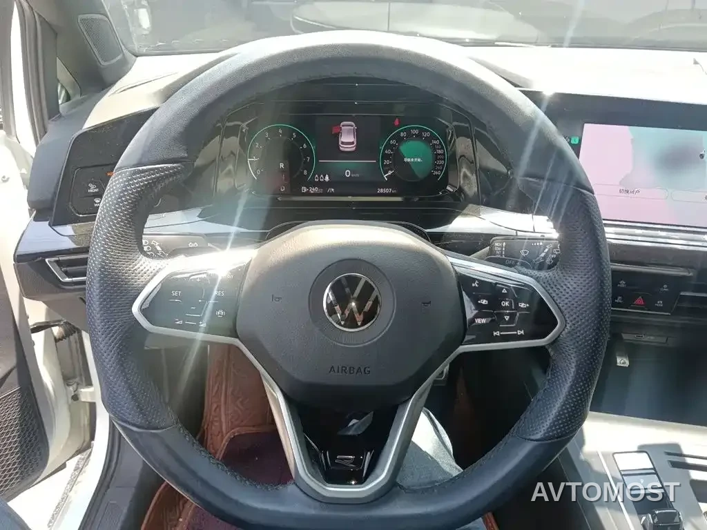 Volkswagen Golf 2023 280TSI DSG R-Line Lite — фото 3