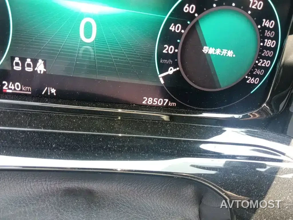 Volkswagen Golf 2023 280TSI DSG R-Line Lite — фото 5