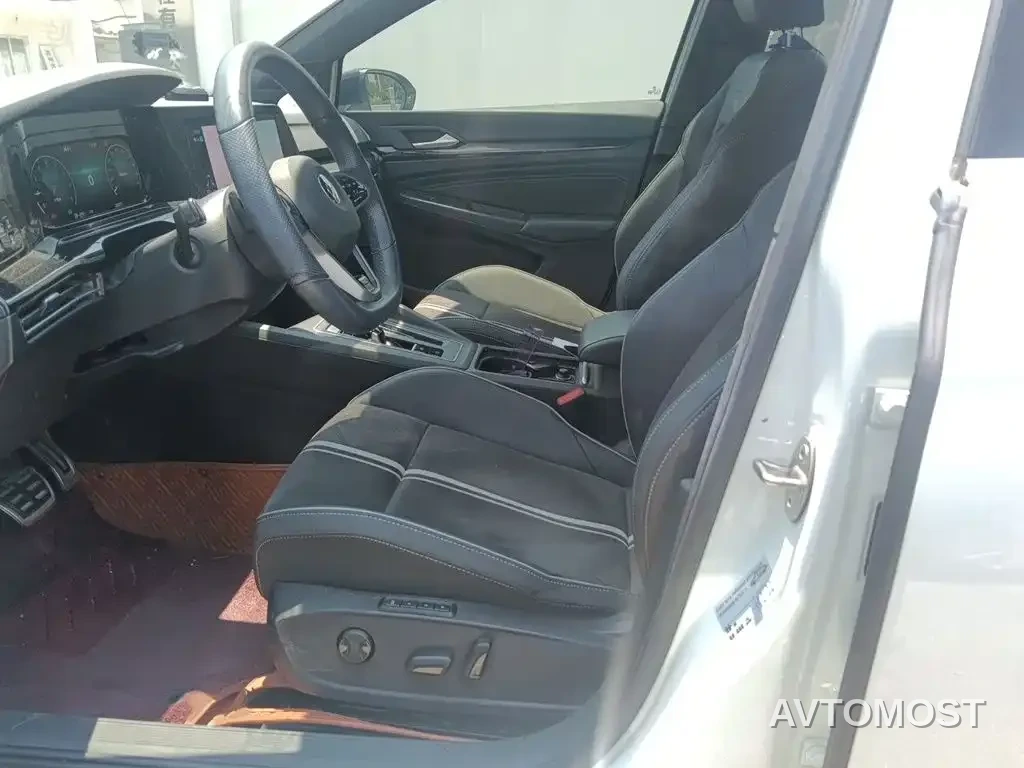 Volkswagen Golf 2023 280TSI DSG R-Line Lite — фото 8