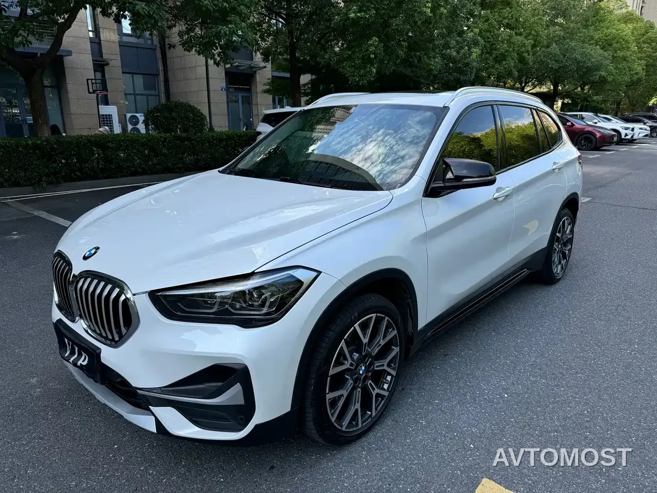 BMW X1 2022 xDrive25Li Premium — фото 4