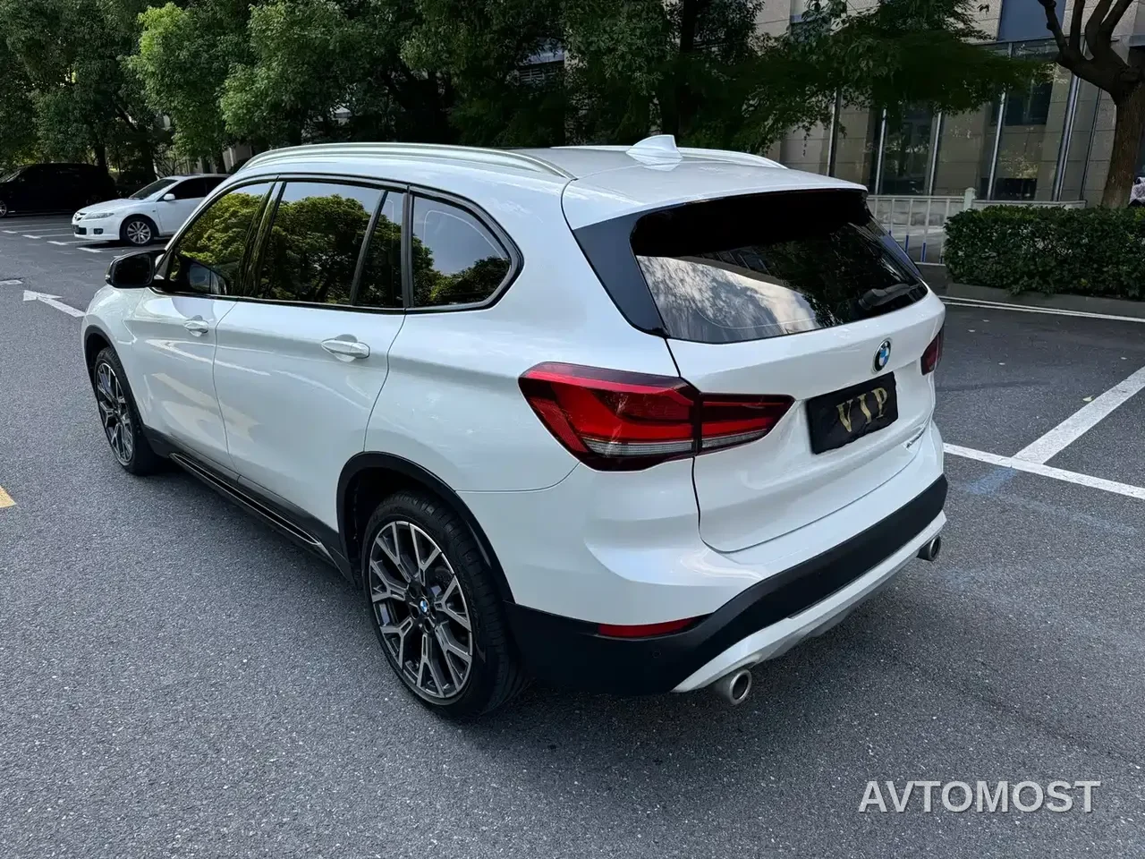 BMW X1 2022 xDrive25Li Premium — фото 7