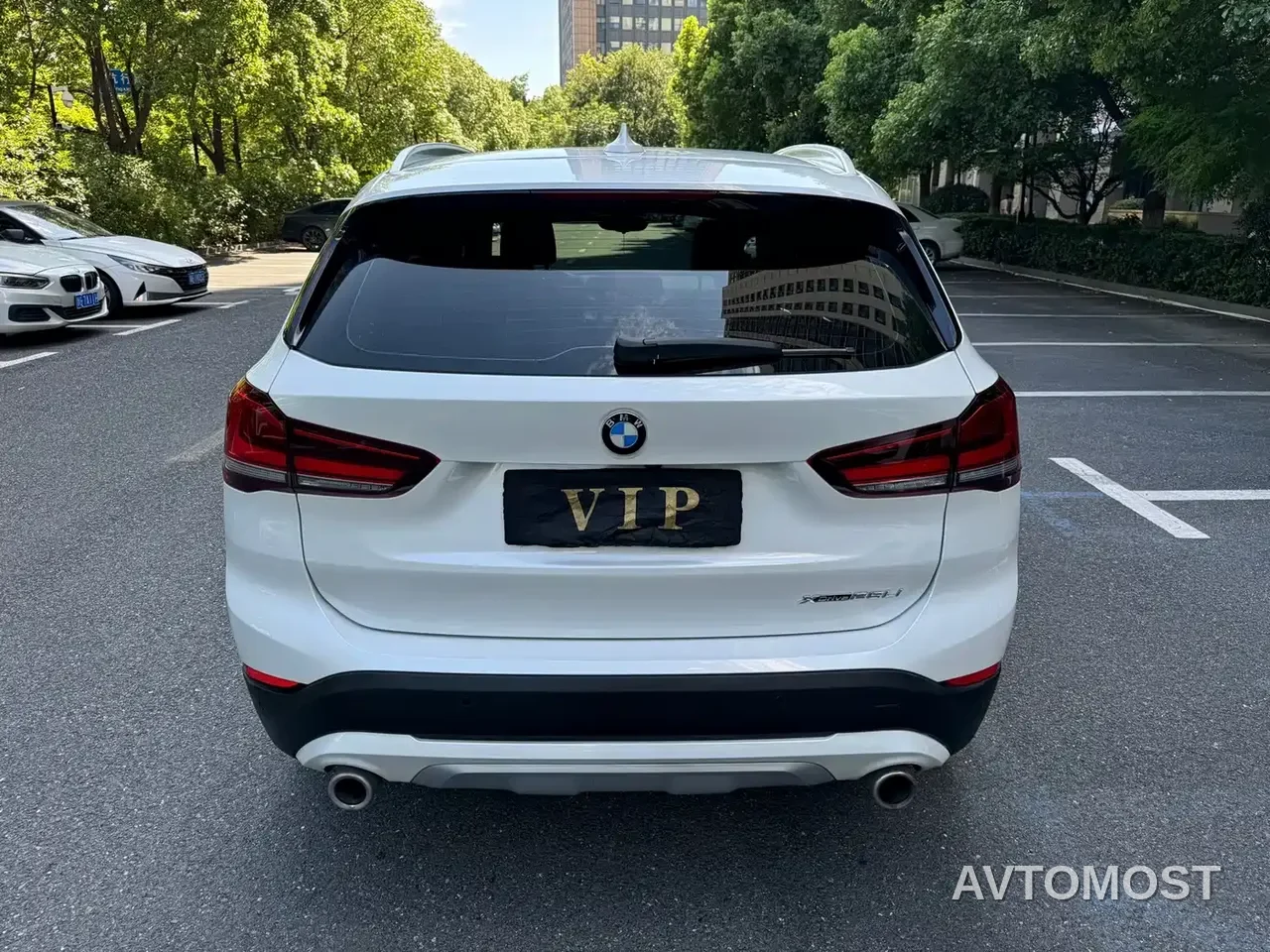 BMW X1 2022 xDrive25Li Premium — фото 8