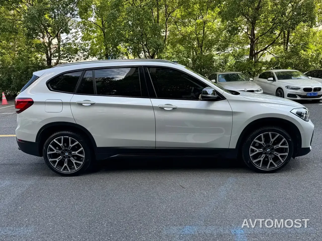 BMW X1 2022 xDrive25Li Premium — фото 10